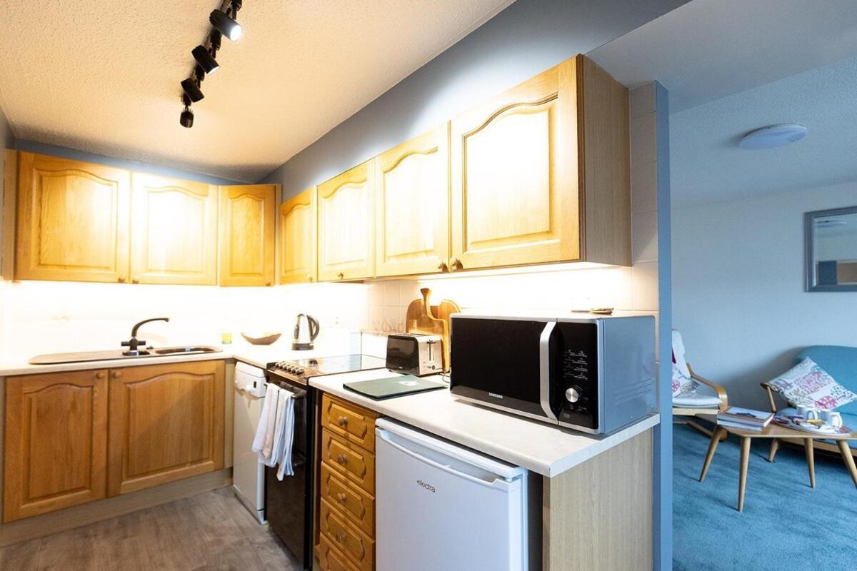 Katherines Court - Spacious Apartment With Rolling Hill Views Kendal Exterior photo