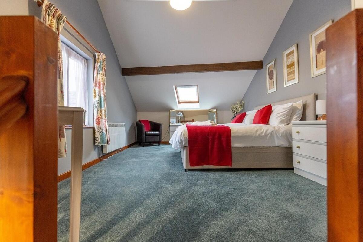 Katherines Court - Spacious Apartment With Rolling Hill Views Kendal Exterior photo